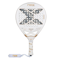 Raquette de padel NOX AT10 Genius 12K Alum Xtrem 2026 blanche et or, face avant, fond blanc